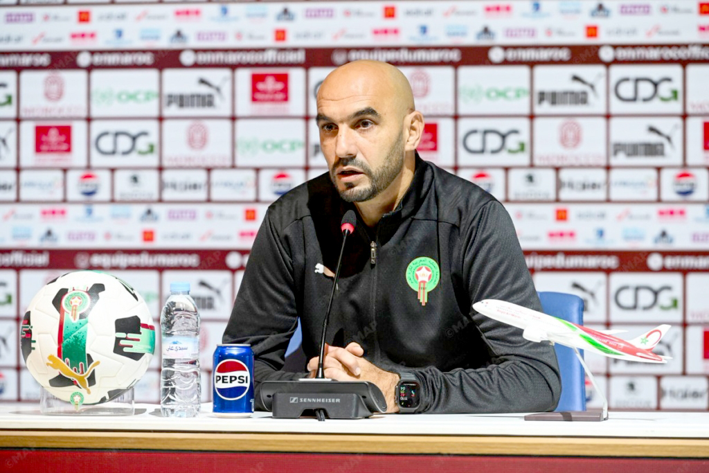 الركراكي يكشف عن بديل حكيمي وسط غموض حول مشاركته في “الكان”